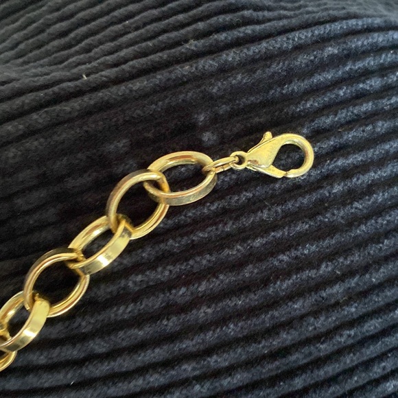 Cream and black statement necklace - Picture 4 of 4